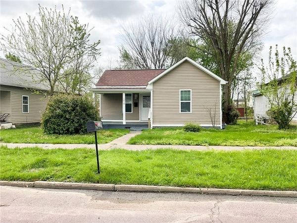 1216 E 4th Street, Sedalia, MO 65301