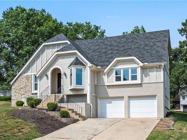 312 NW Locust Street, Lee's Summit, MO 64064