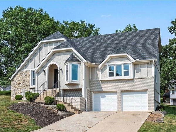 312 NW Locust Street, Lee's Summit, MO 64064