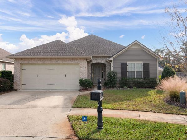 718 Woods Drive, Niceville, FL 32578