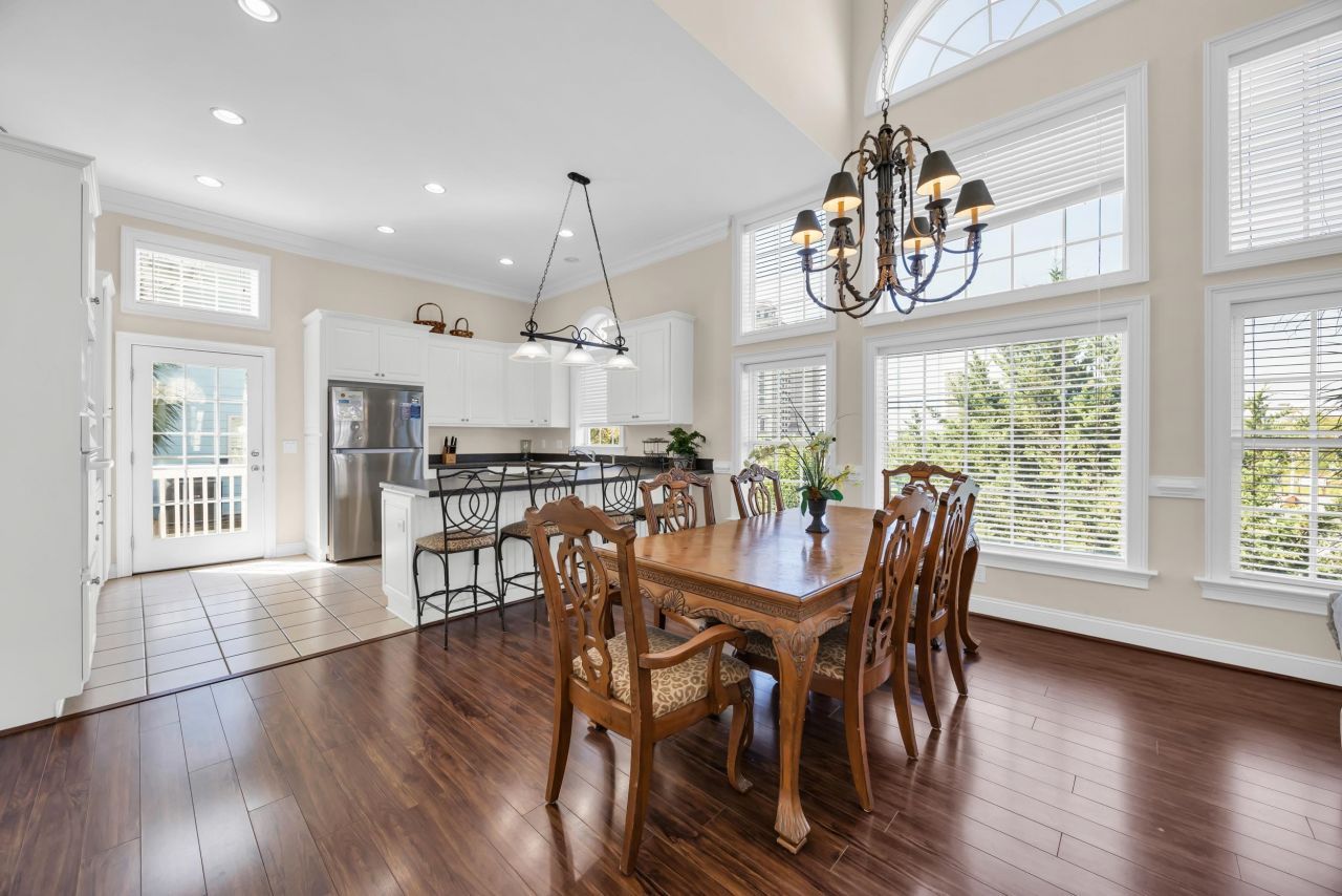 4725 Harmony Ln. Photo 10