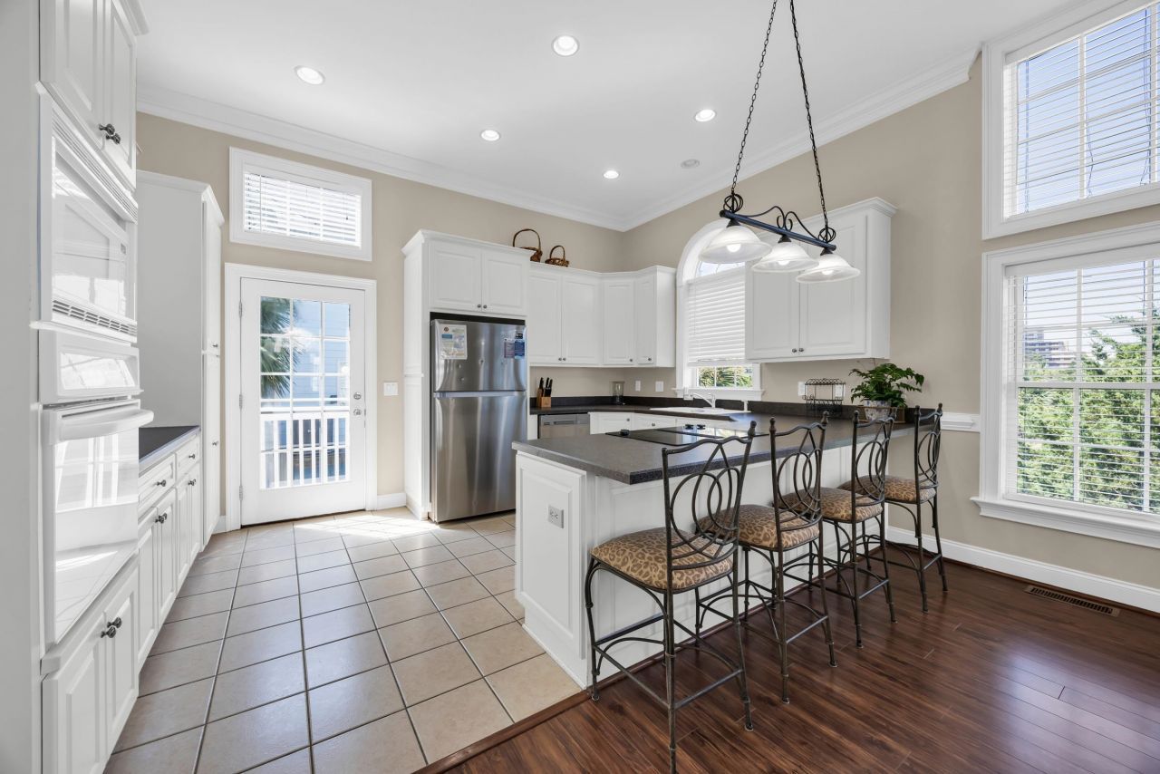 4725 Harmony Ln. Photo 11