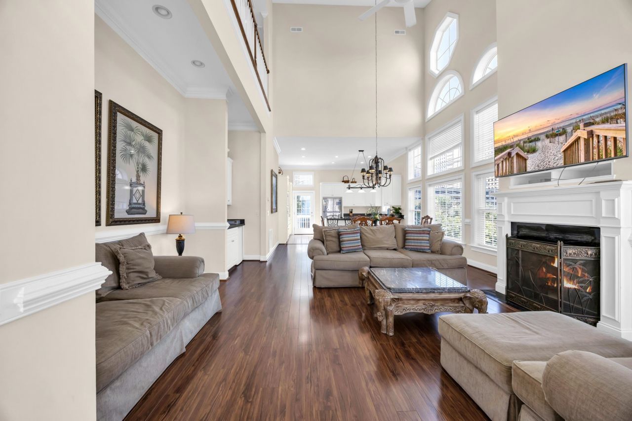 4725 Harmony Ln. Photo 6