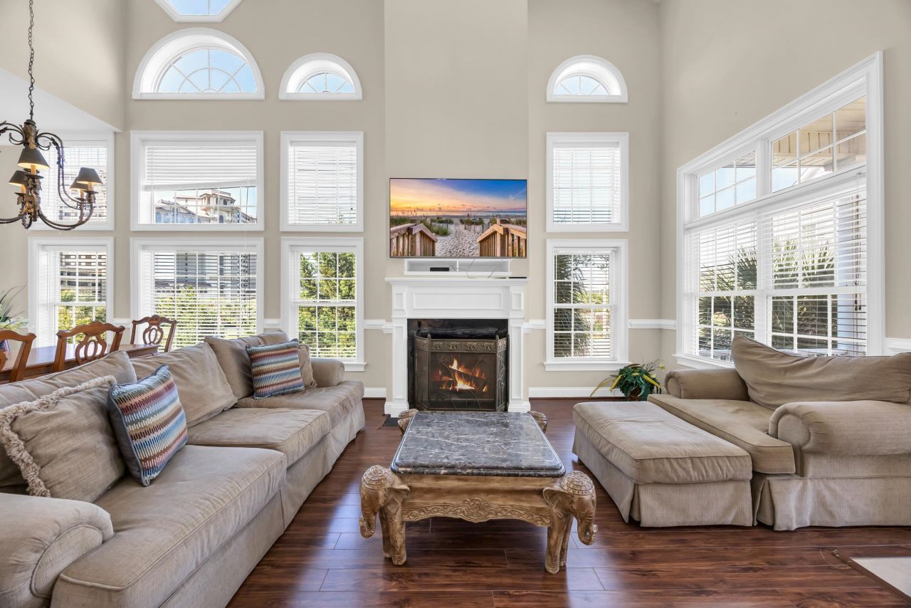 4725 Harmony Ln. Photo 7