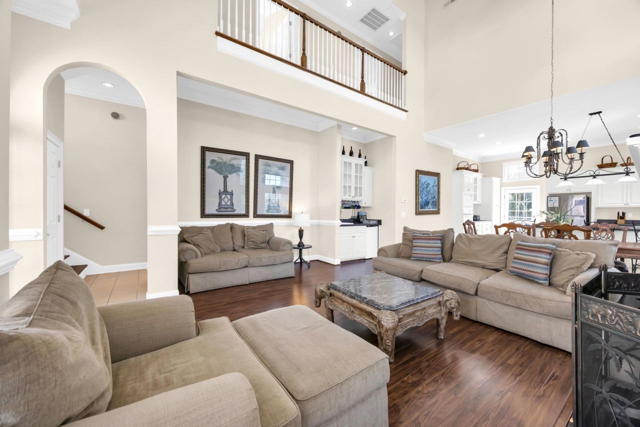 4725 Harmony Ln. Photo 8