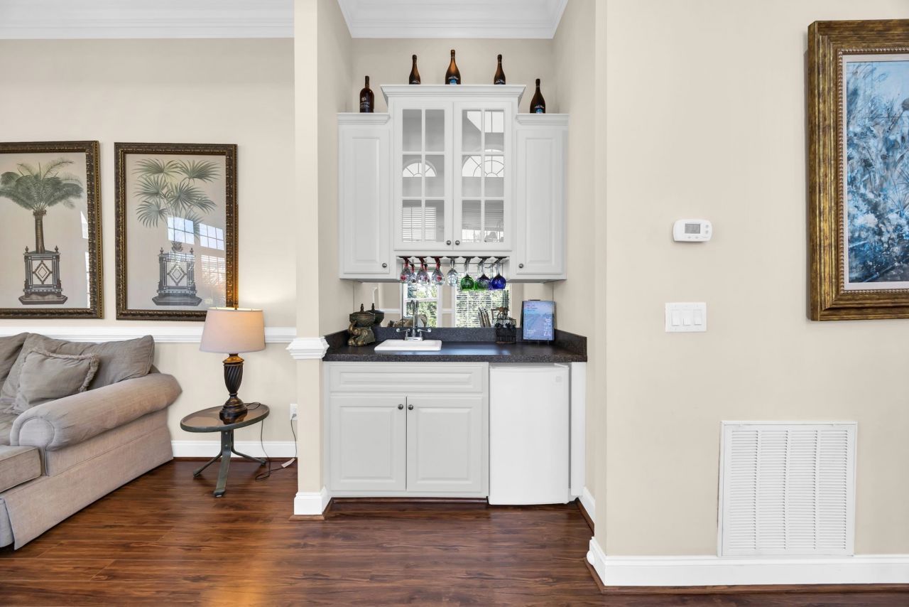 4725 Harmony Ln. Photo 9