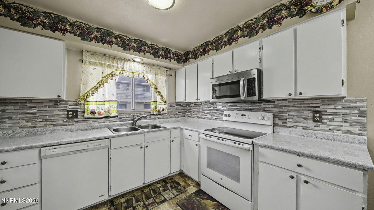 359 Smithridge Park, Reno, NV 89502 Photo