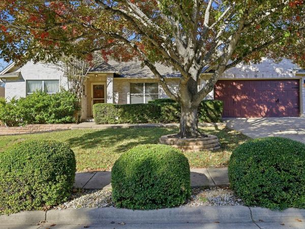 903 E Olympic DR, Pflugerville, TX 78660