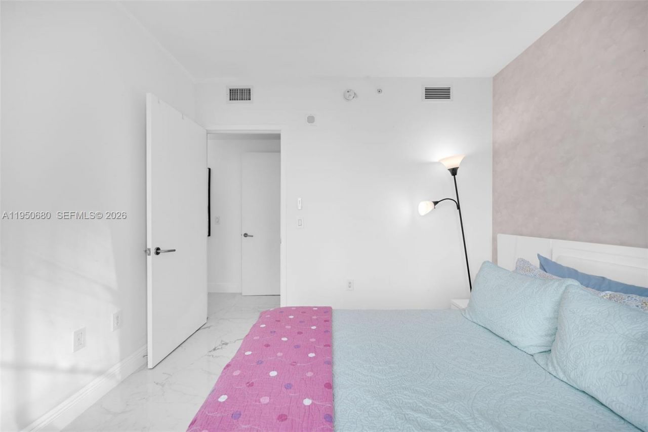 460 NE 28th St, Unit 608, Miami, FL 33137 Photo