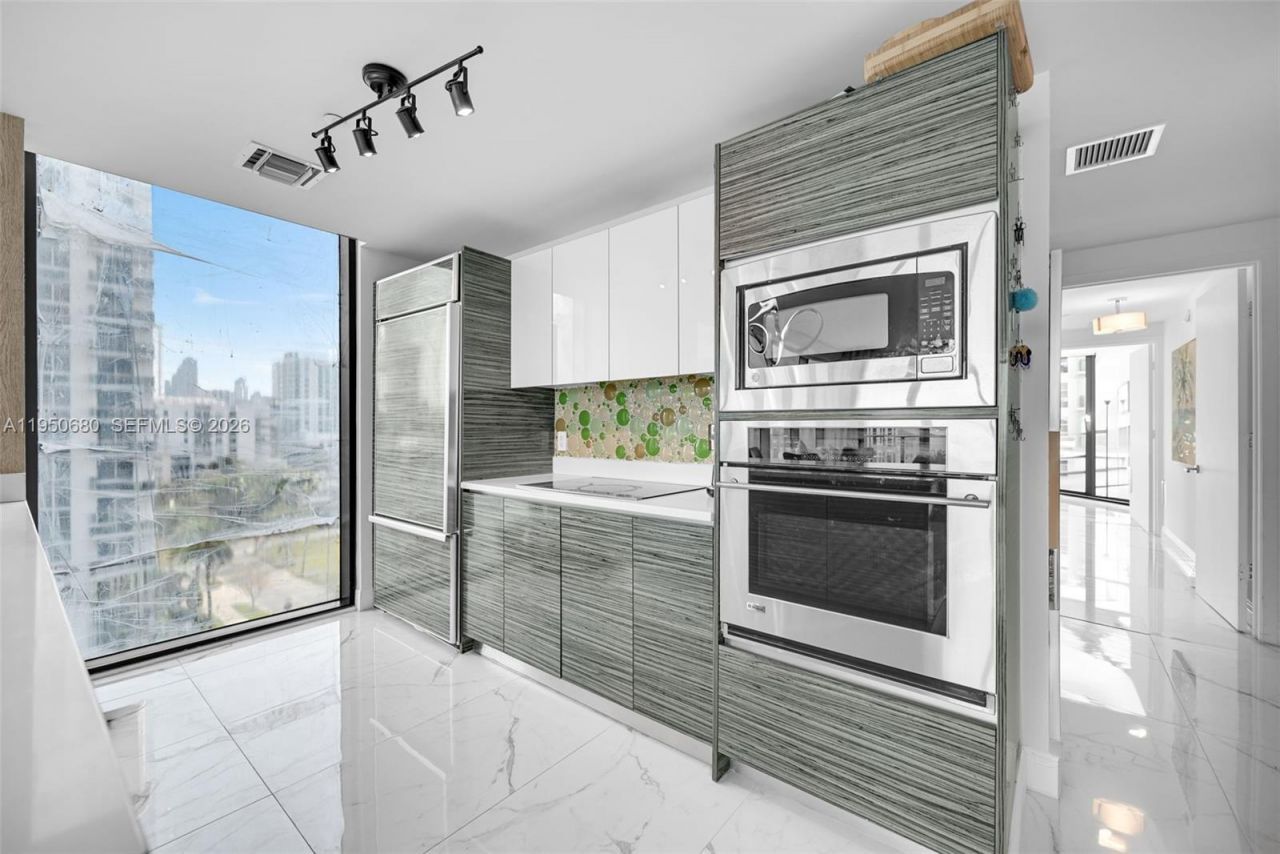 460 NE 28th St, Unit 608, Miami, FL 33137 Photo