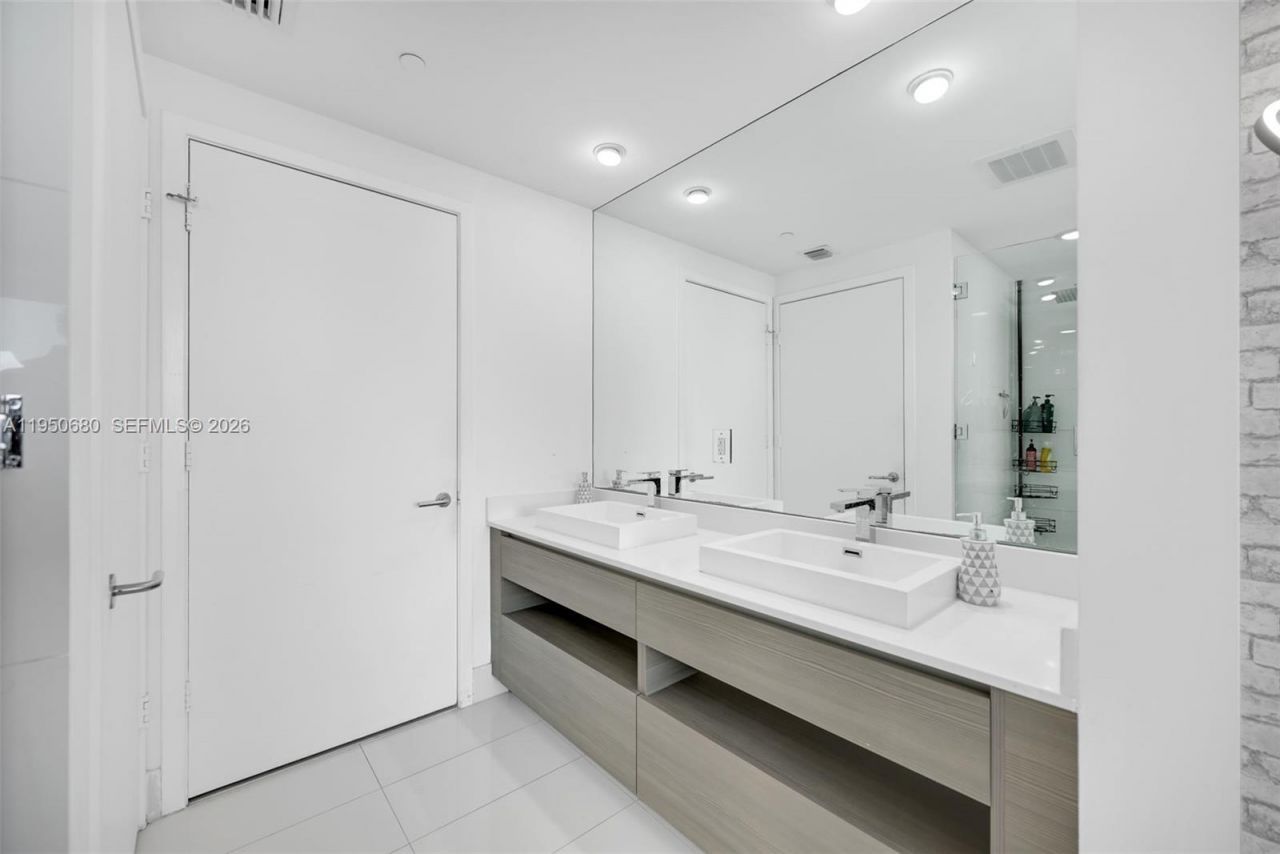 460 NE 28th St, Unit 608, Miami, FL 33137 Photo