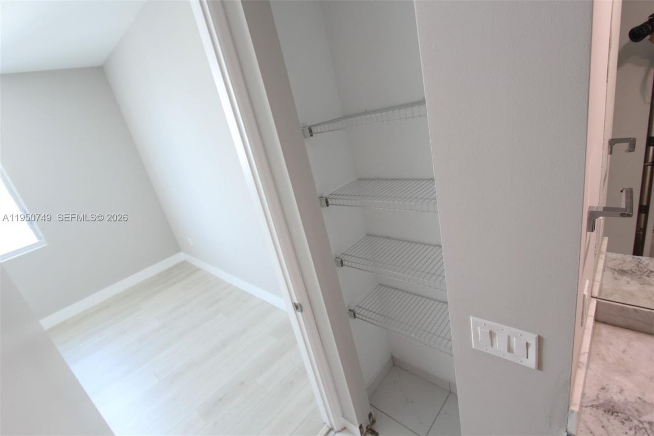 500 Brickell Ave, Unit 4110, Miami, FL 33131 Photo