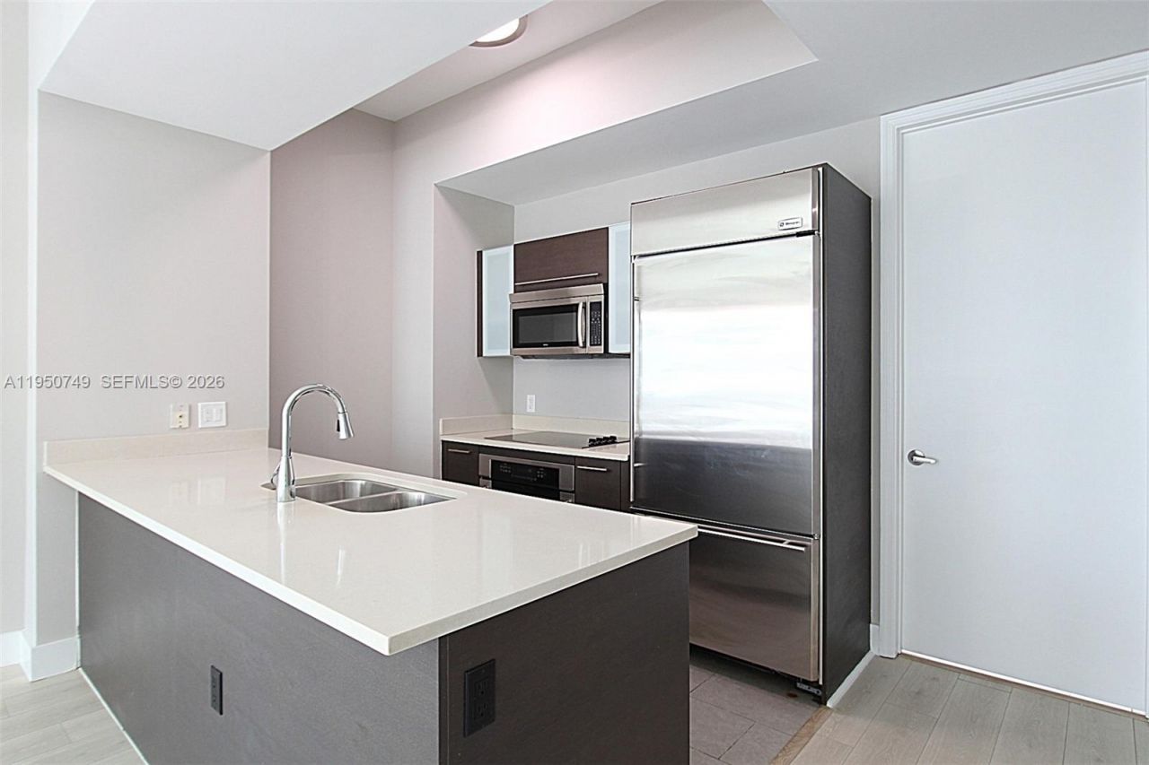 500 Brickell Ave, Unit 4110, Miami, FL 33131 Photo