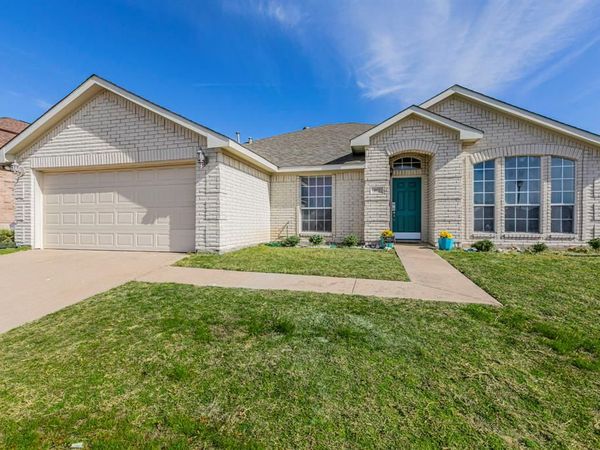 812 Passive Drive, Cedar Hill, TX 75104