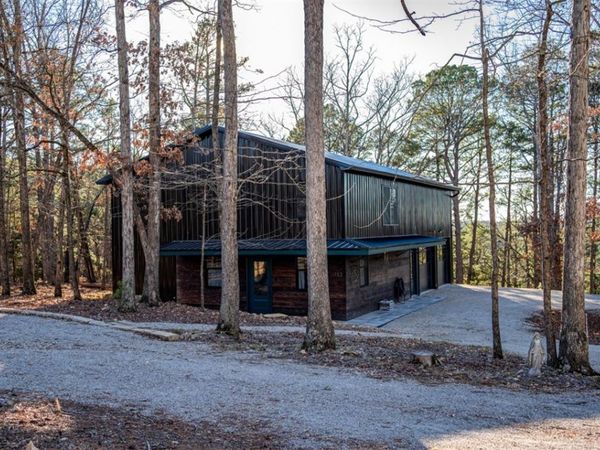 153 Passion Play Road, Eureka Springs, AR 72632
