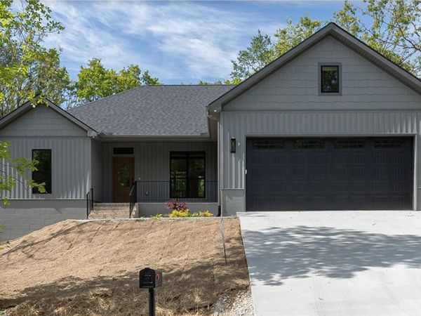 6 Cargill Lane, Bella Vista, AR 72715