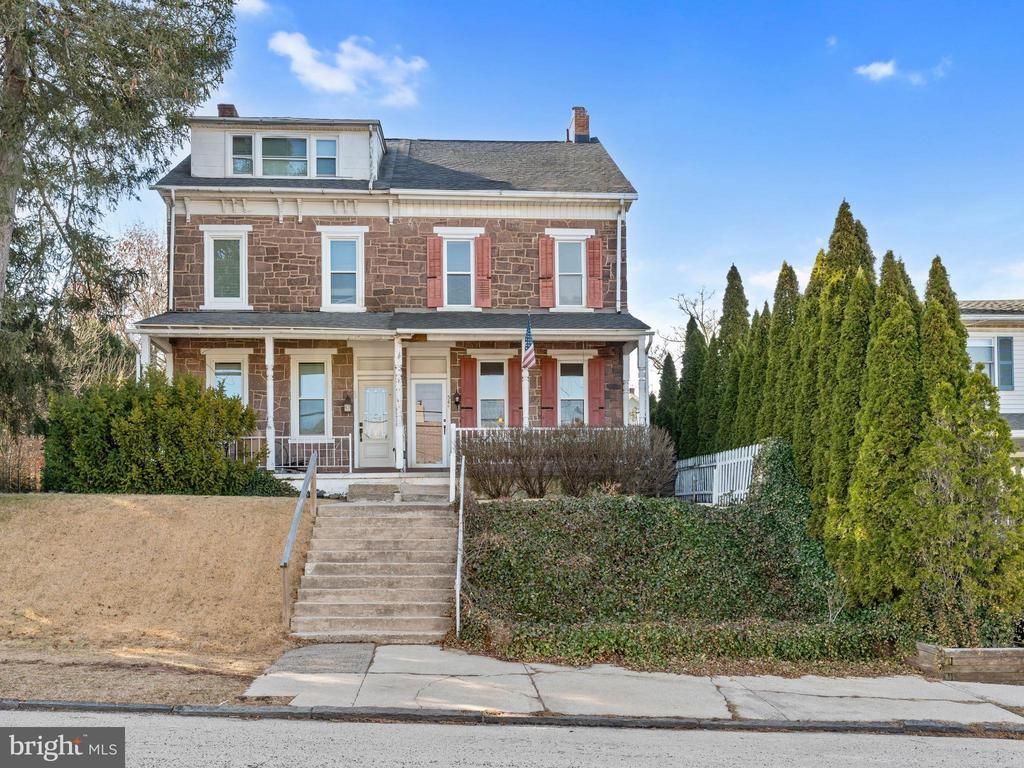 54 N Church Street, Spring City, PA 19475 Main Photo