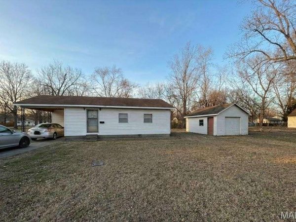 329 W Elm Street E, East Prairie, MO 63845