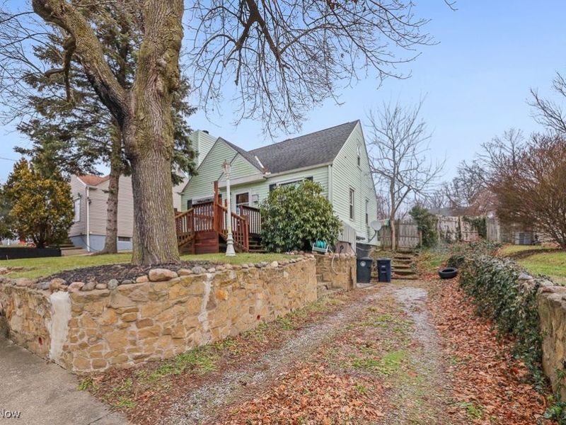 1865 9th Street SW, Akron, OH 44314 Photo 3