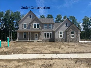 10776 Winding Creek Chase, Columbia Station, OH 44028