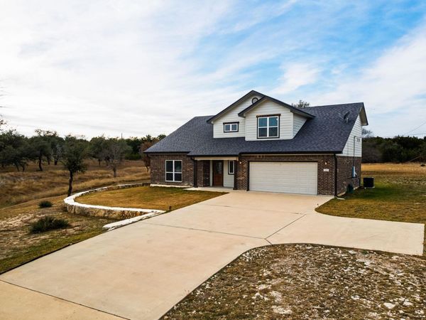 320 Sunrise HLS, Lampasas, TX 76550