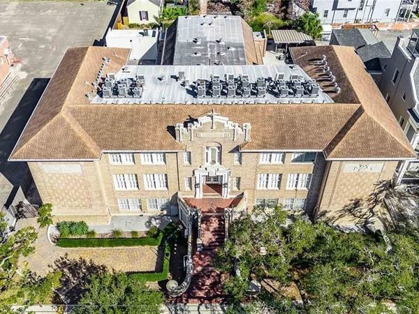 1215 LOUISIANA Avenue, Unit 105, New Orleans, LA 70115