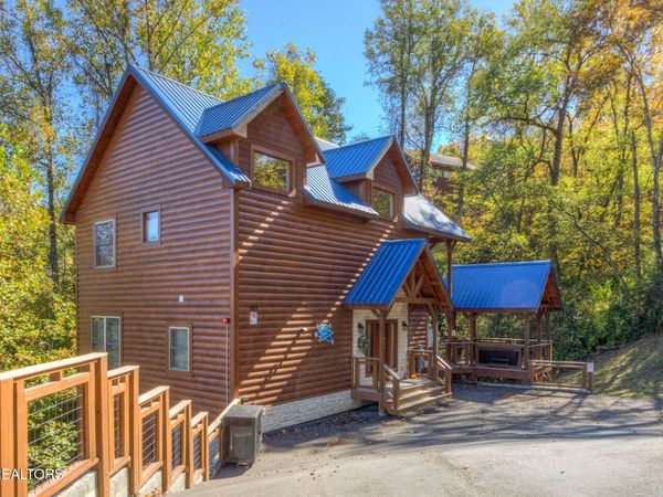 523 Hideaway Ridge Circle, Sevierville, TN 37862