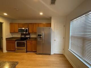 654 Bridlewood Lane Lane Photo 5