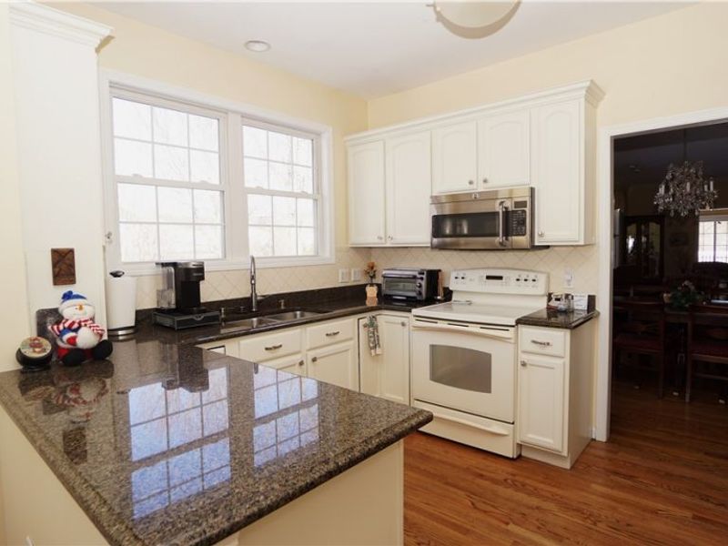 519 Cheswyck Court, Akron, OH 44321 Photo 7