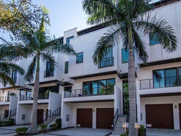 2810 W BARCELONA STREET, TAMPA, FL 33629