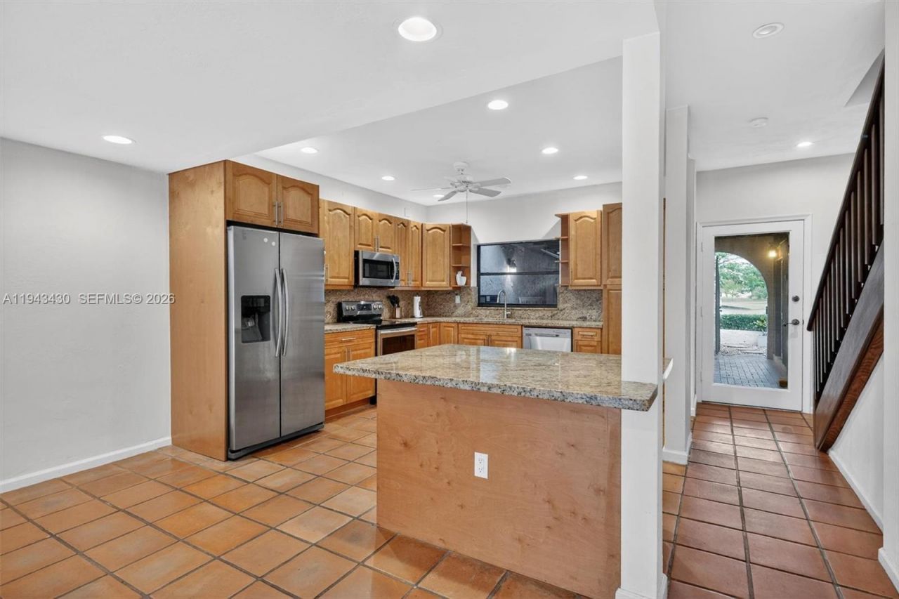 8896 SW 62nd Ter, Unit 7-G, Miami, FL 33173 Photo