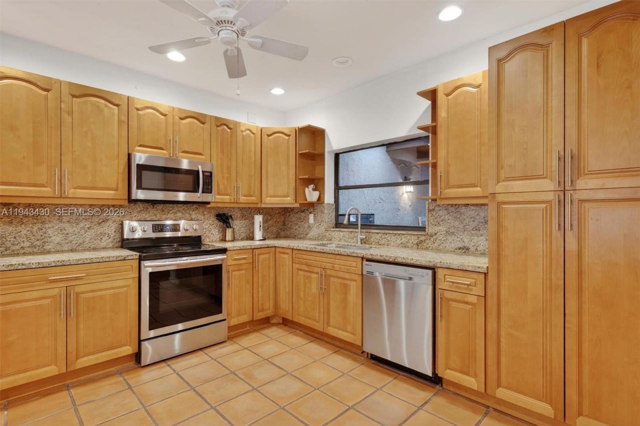 8896 SW 62nd Ter, Unit 7-G, Miami, FL 33173 Photo