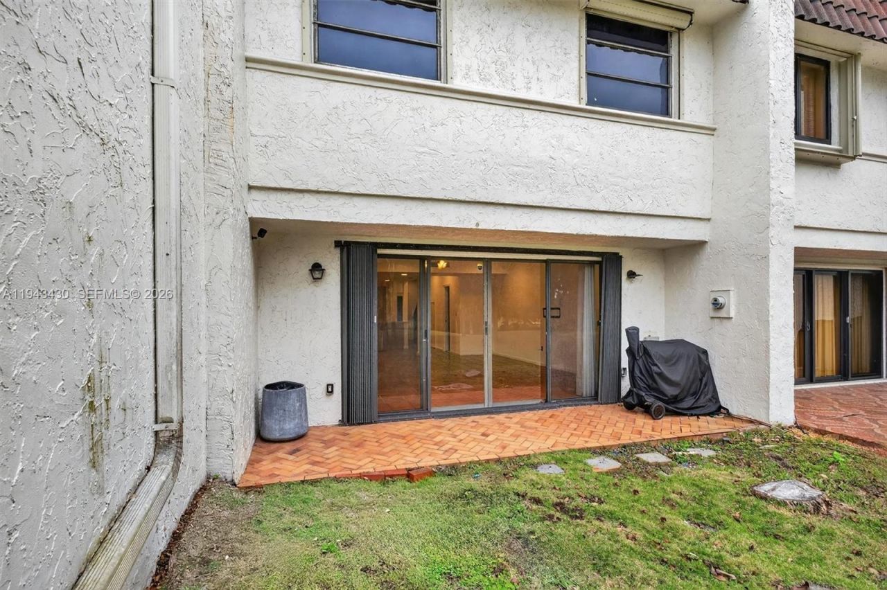 8896 SW 62nd Ter, Unit 7-G, Miami, FL 33173 Photo