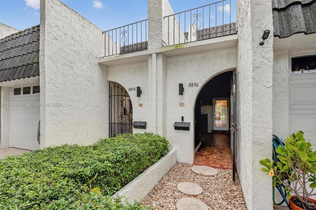 8896 SW 62nd Ter, Unit 7-G, Miami, FL 33173 Photo