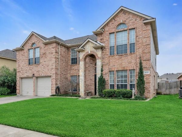 5224 Rush Creek Court, Fort Worth, TX 76244