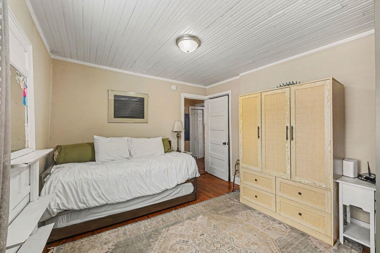 81 Simons Street Photo 17