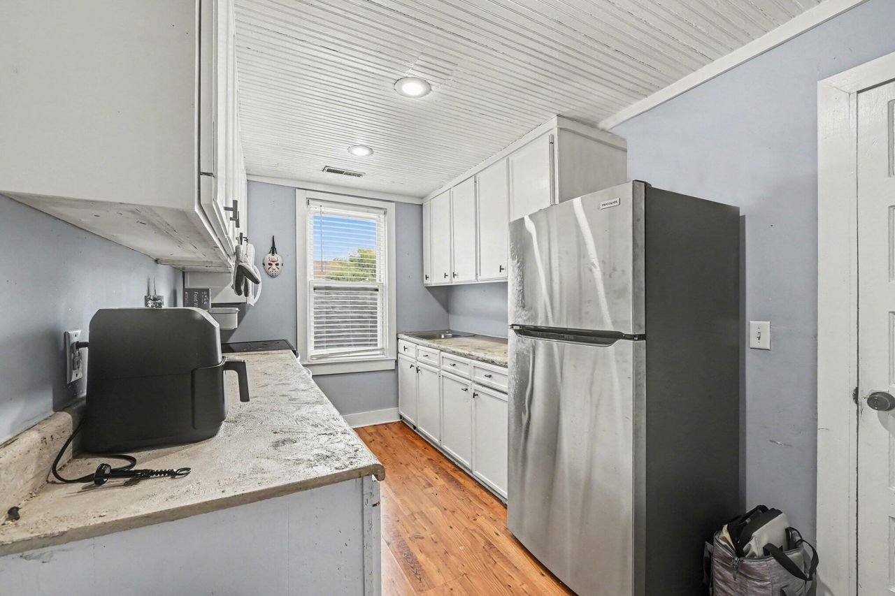 81 Simons Street Photo 24