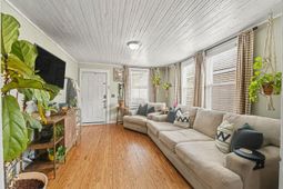 81 Simons Street photo 4