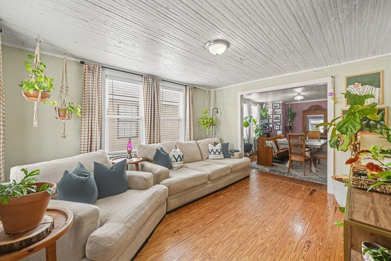 81 Simons Street Photo 6