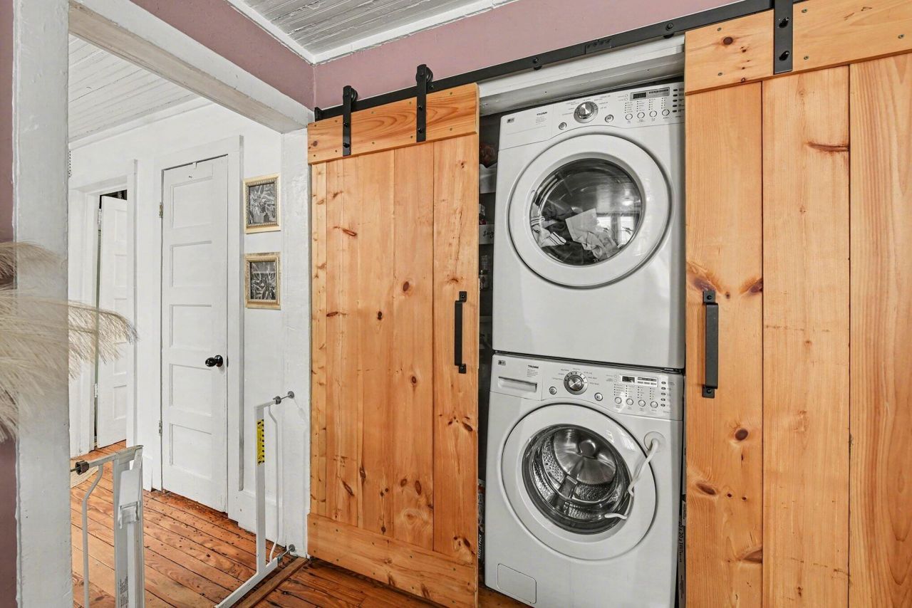 81 Simons Street Photo 9