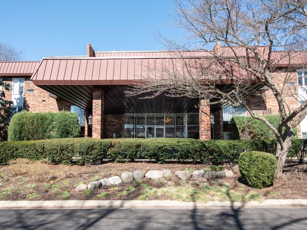 1049 W Ogden Avenue, Unit 1-112, Naperville, IL 60563