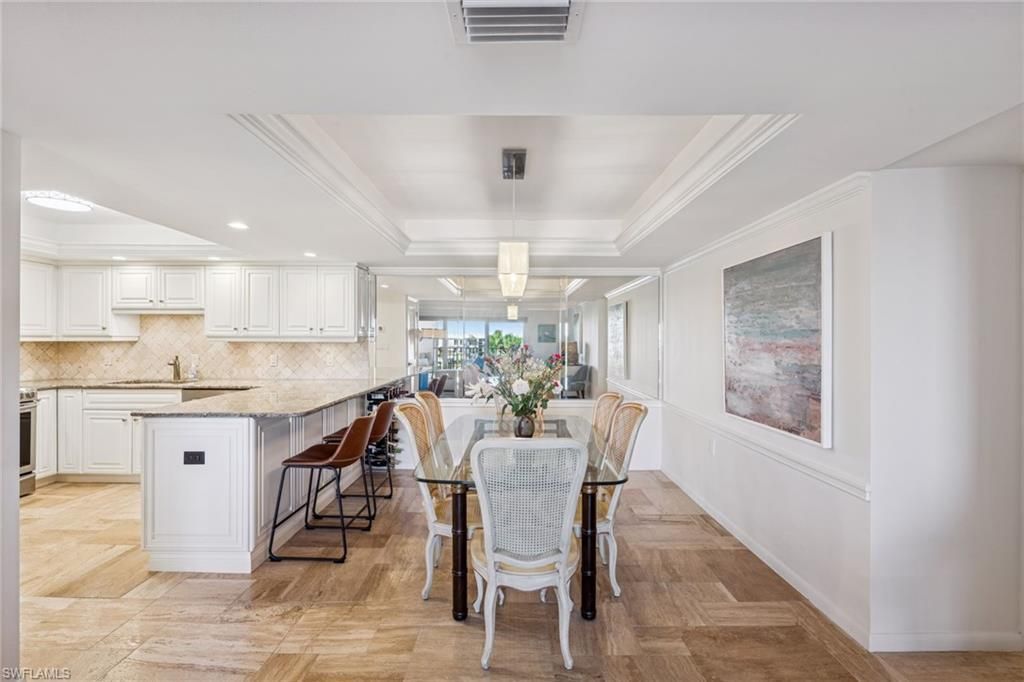 3951 Gulf Shore Blvd N, Unit 505, Naples, FL 34103 Photo