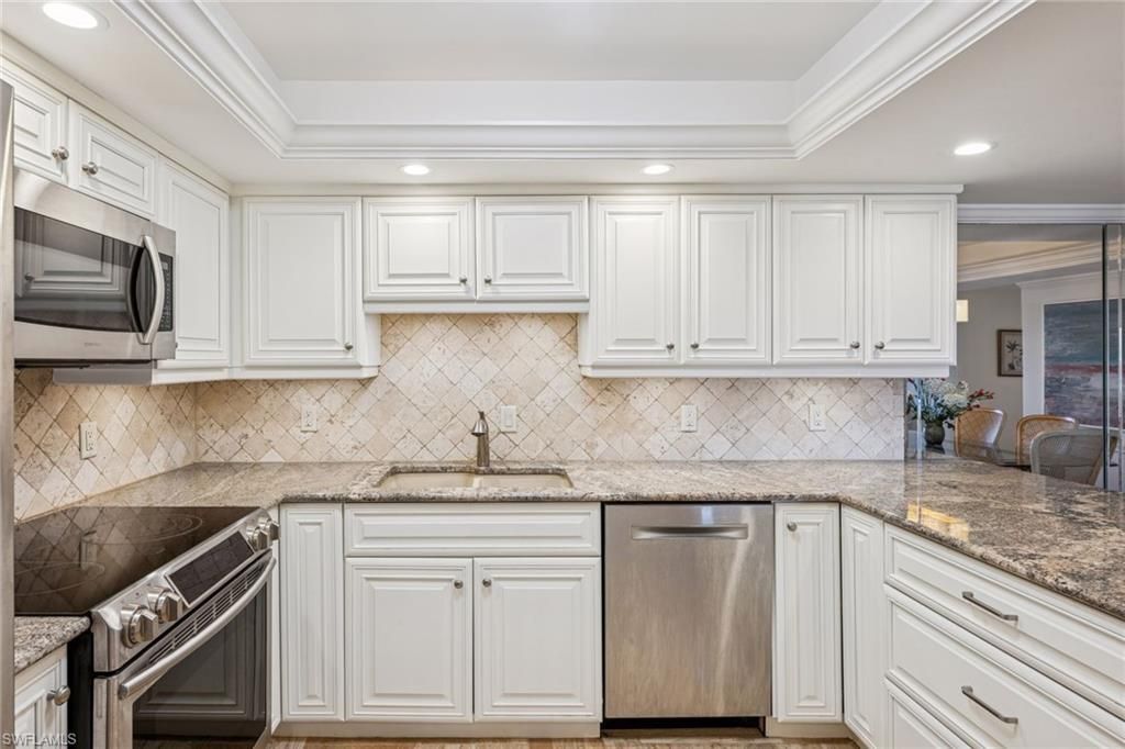 3951 Gulf Shore Blvd N, Unit 505, Naples, FL 34103 Photo