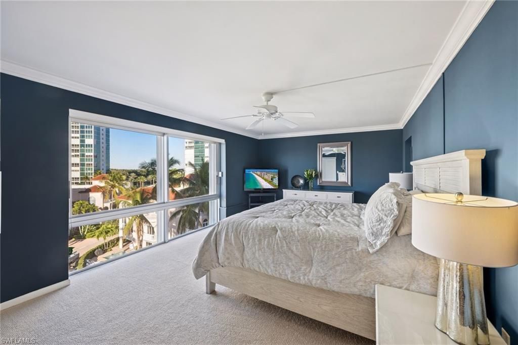 3951 Gulf Shore Blvd N, Unit 505, Naples, FL 34103 Photo