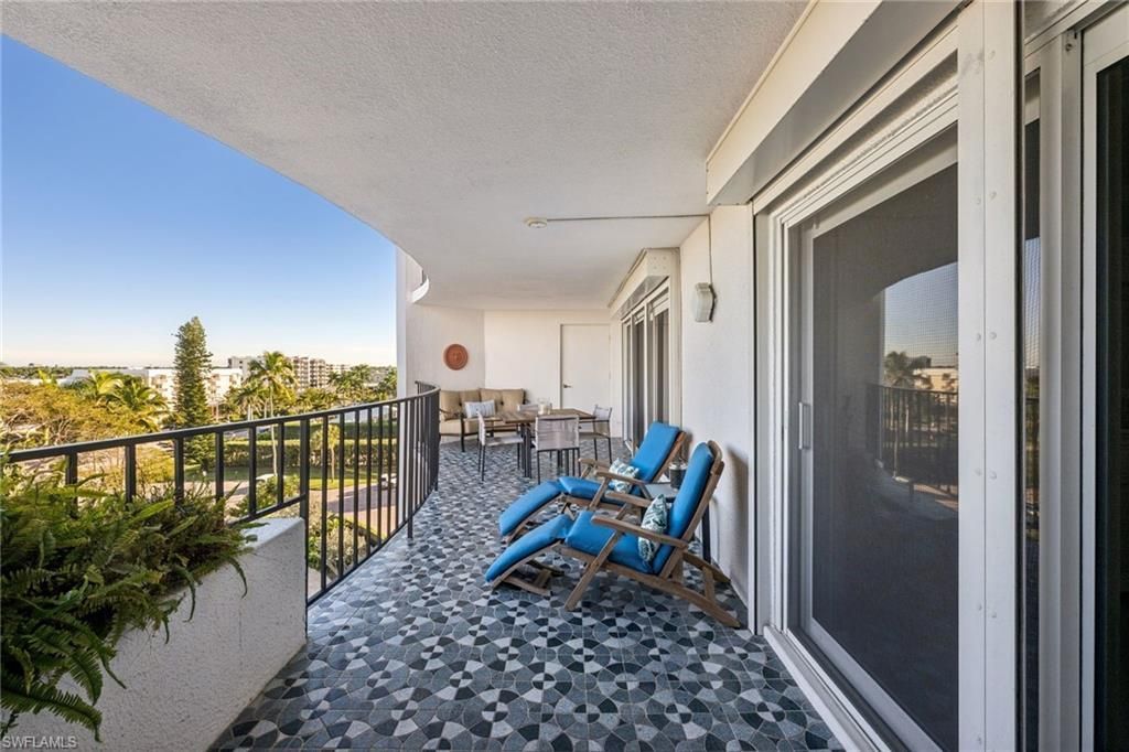 3951 Gulf Shore Blvd N, Unit 505, Naples, FL 34103 Photo