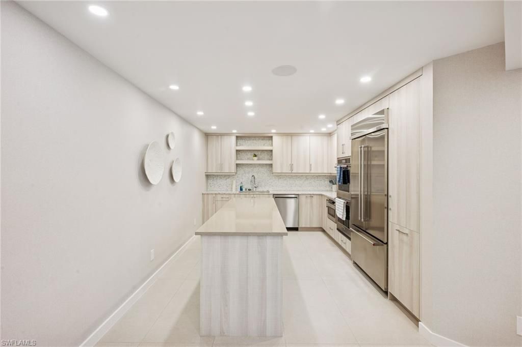 3951 Gulf Shore Blvd N, Unit 505, Naples, FL 34103 Photo