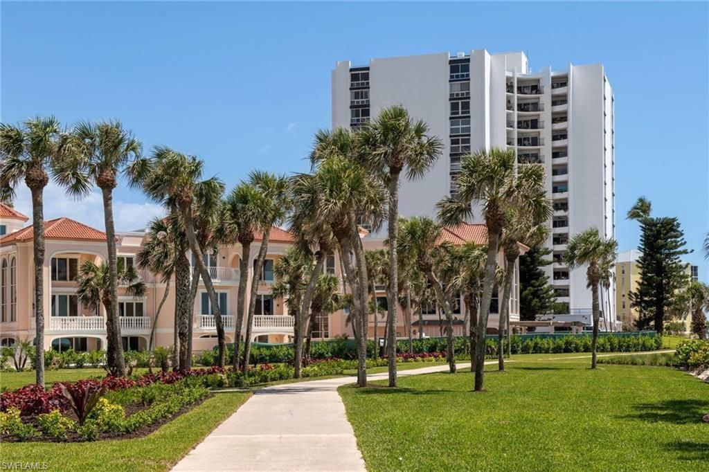 3951 Gulf Shore Blvd N, Unit 505, Naples, FL 34103 Photo