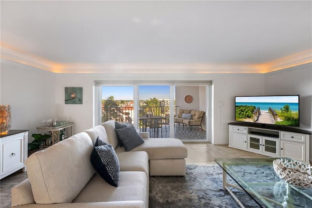 3951 Gulf Shore Blvd N, Unit 505, Naples, FL 34103 Photo