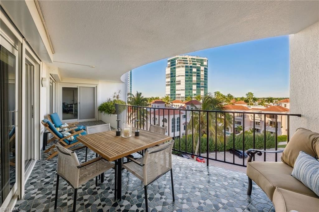 3951 Gulf Shore Blvd N, Unit 505, Naples, FL 34103 Photo