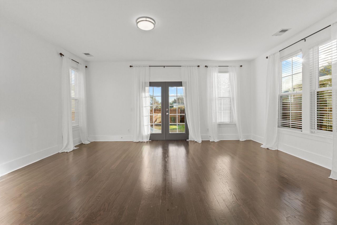 615 Long Meadow Street Photo 11